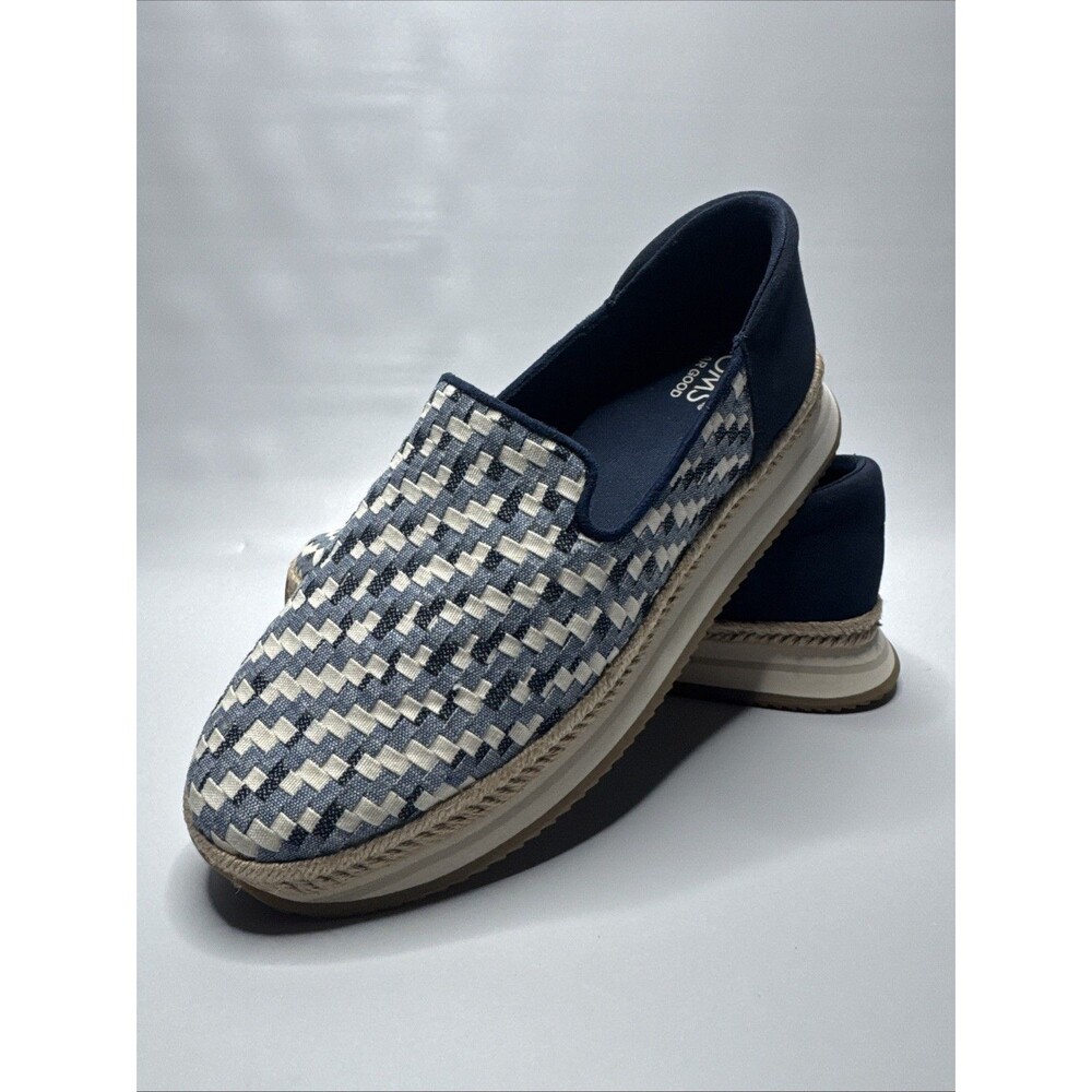 Women’s Blue And White Crochet Style Tom’s Slip In Shoes Size 9.5